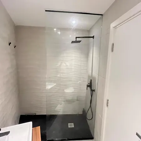 2 Bedroom Beachside 13th Floor Апартаменты