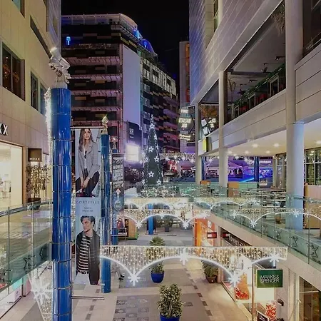 Апартаменты 2 Bedroom Beachside 13th Floor Сент Джулианс