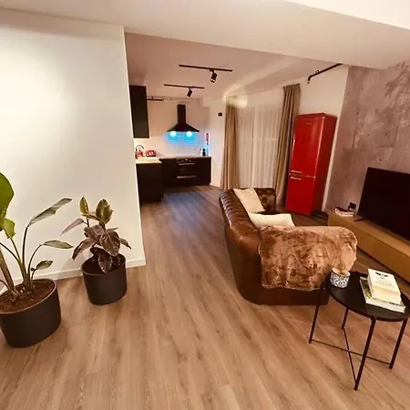Apartment 2 Bedroom Beachside 13th Floor