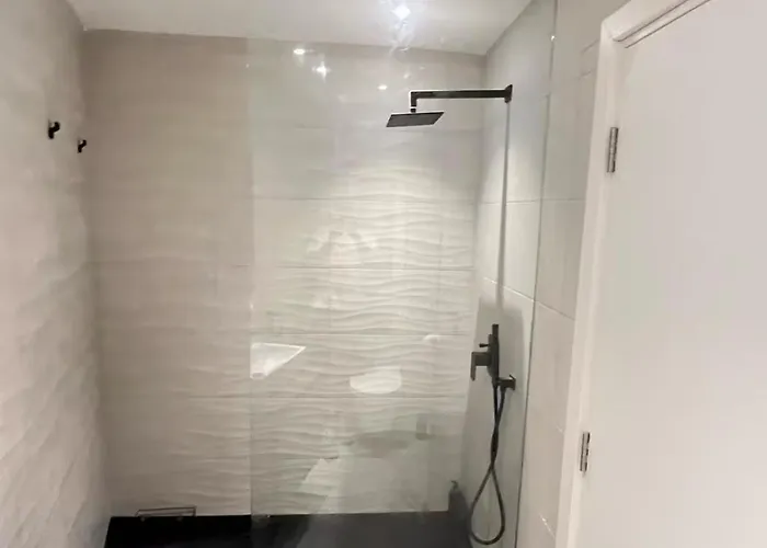 2 Bedroom Beachside 13th Floor Apartament