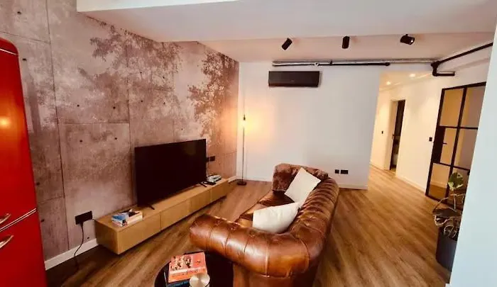 2 Bedroom Beachside 13th Floor *